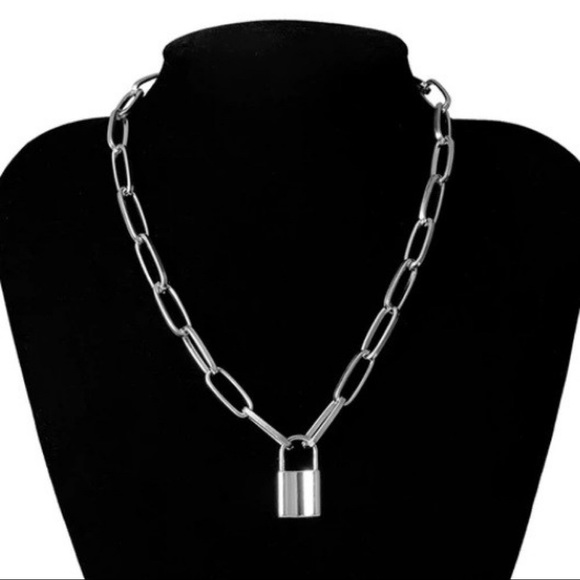 Padlock Necklace-Gold or Silver - Picture 3 of 3